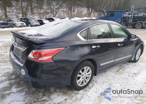 2015 Nissan Altima 2.5 S z USA, uszkodzony, nr VIN 1N4AL3AP6FC163550